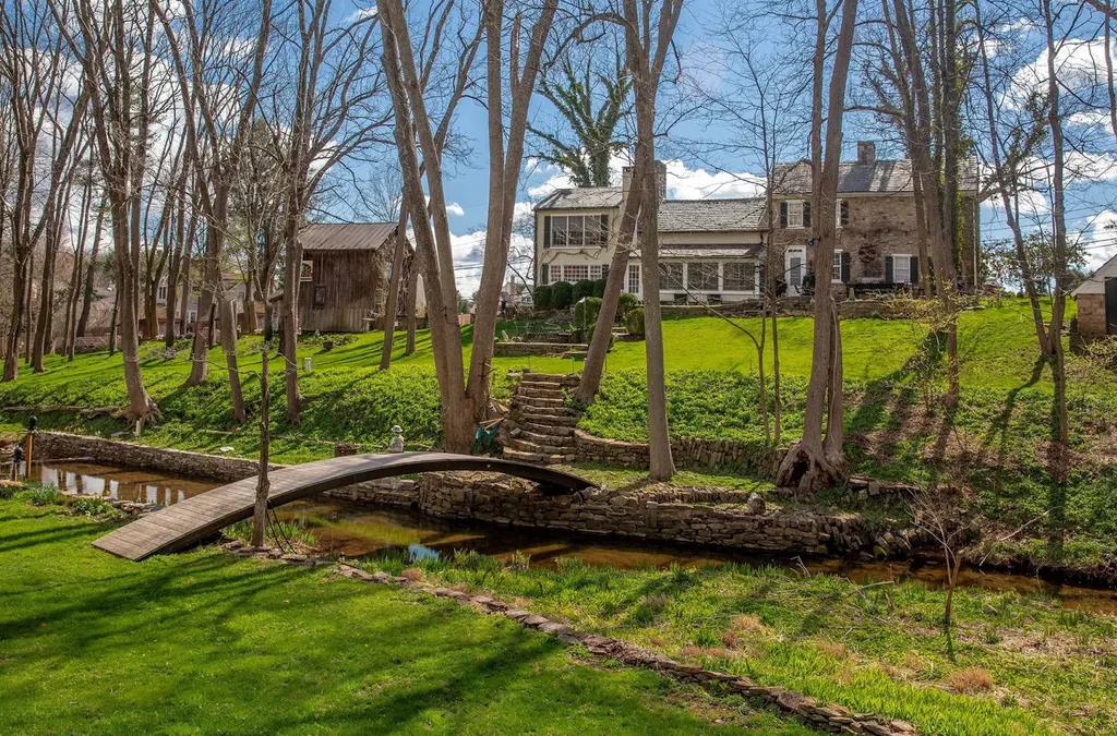 The bridge and stream at Caysonville